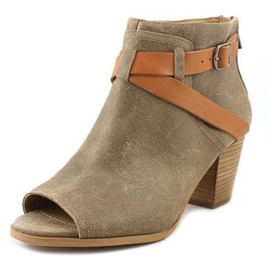 LUCKY BRAND 🍀 Haryson Peep-Toe Booties